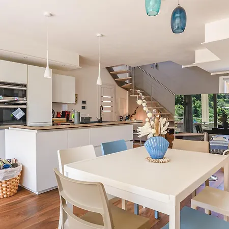 - L'eco Di Rio Rio Marina